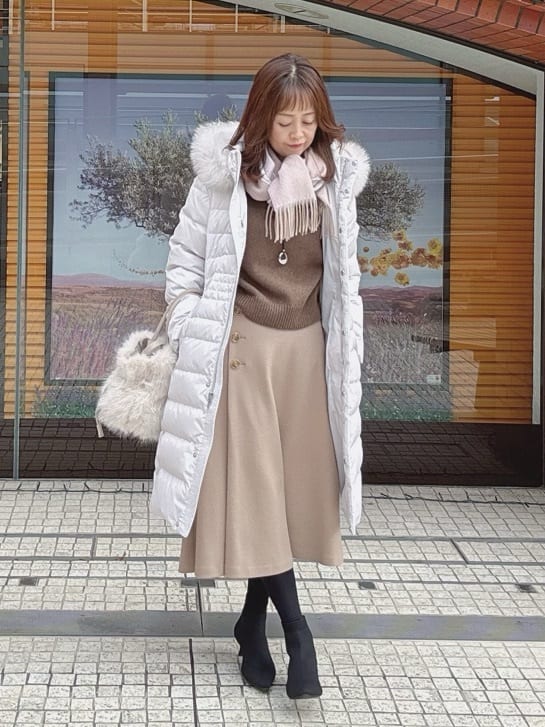 makiさんの「UNTITLED｜【はっ水機能/フード取り外し可/防寒】ロングダウンコート」を使ったコーディネート