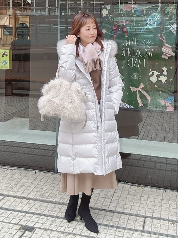 makiさんの「UNTITLED｜【はっ水機能/フード取り外し可/防寒】ロングダウンコート」を使ったコーディネート