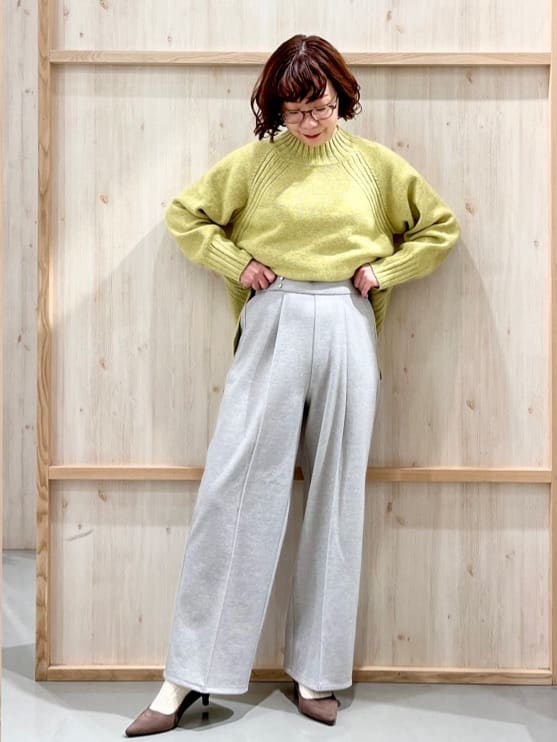 nakoさんの「THE SHOP TK｜ふんわり柔らかきれい色 ウール混ハイネックニット」を使ったコーディネート