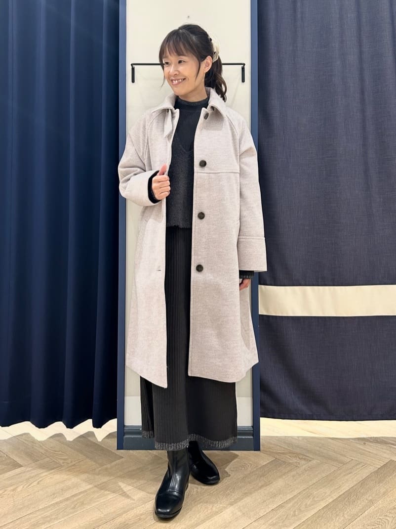 Orikaさんの「grove｜クラシカルな佇まい 大人のステンカラーロングコート」を使ったコーディネート