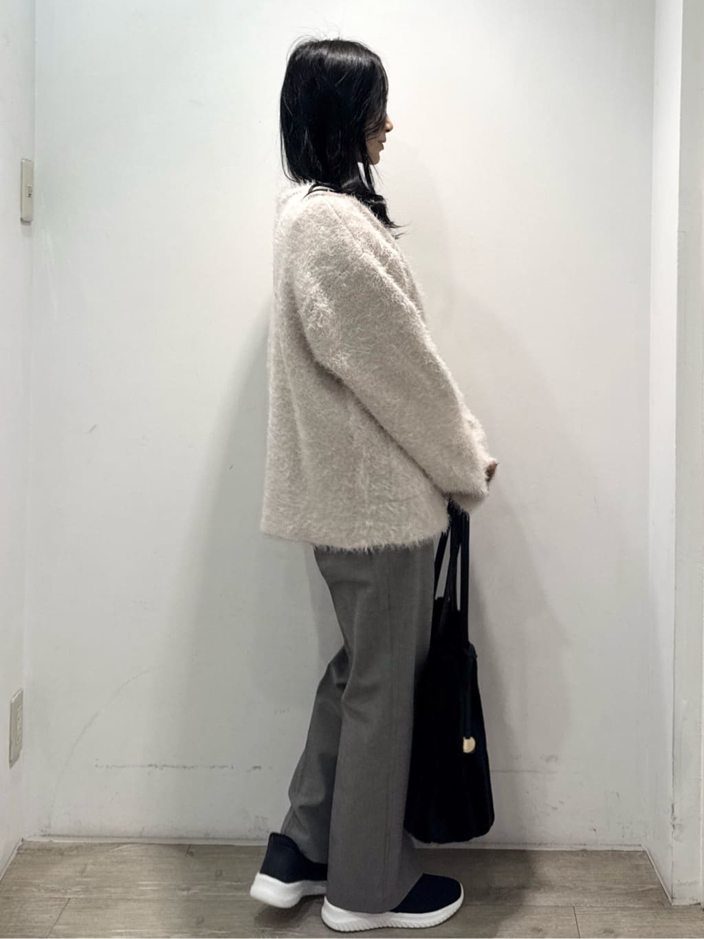yuicciさんの「OPAQUE.CLIP｜【A4サイズ対応／マチ付き】ストライプフェイクファートートバッグ」を使ったコーディネート