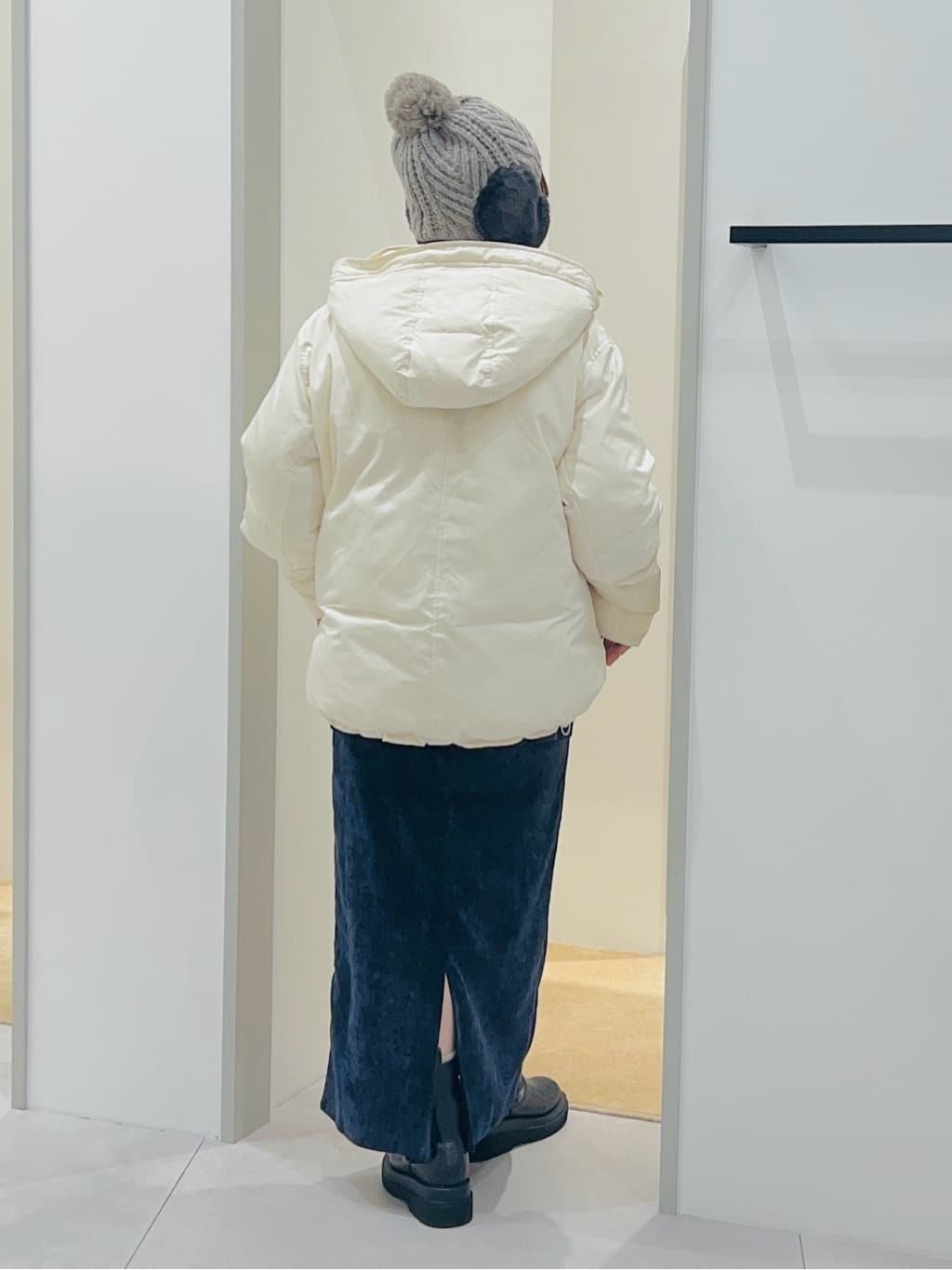 タナさんの「THE SHOP TK｜【ぎゅっとされているような暖かさ】撥水中綿ブルゾン」を使ったコーディネート