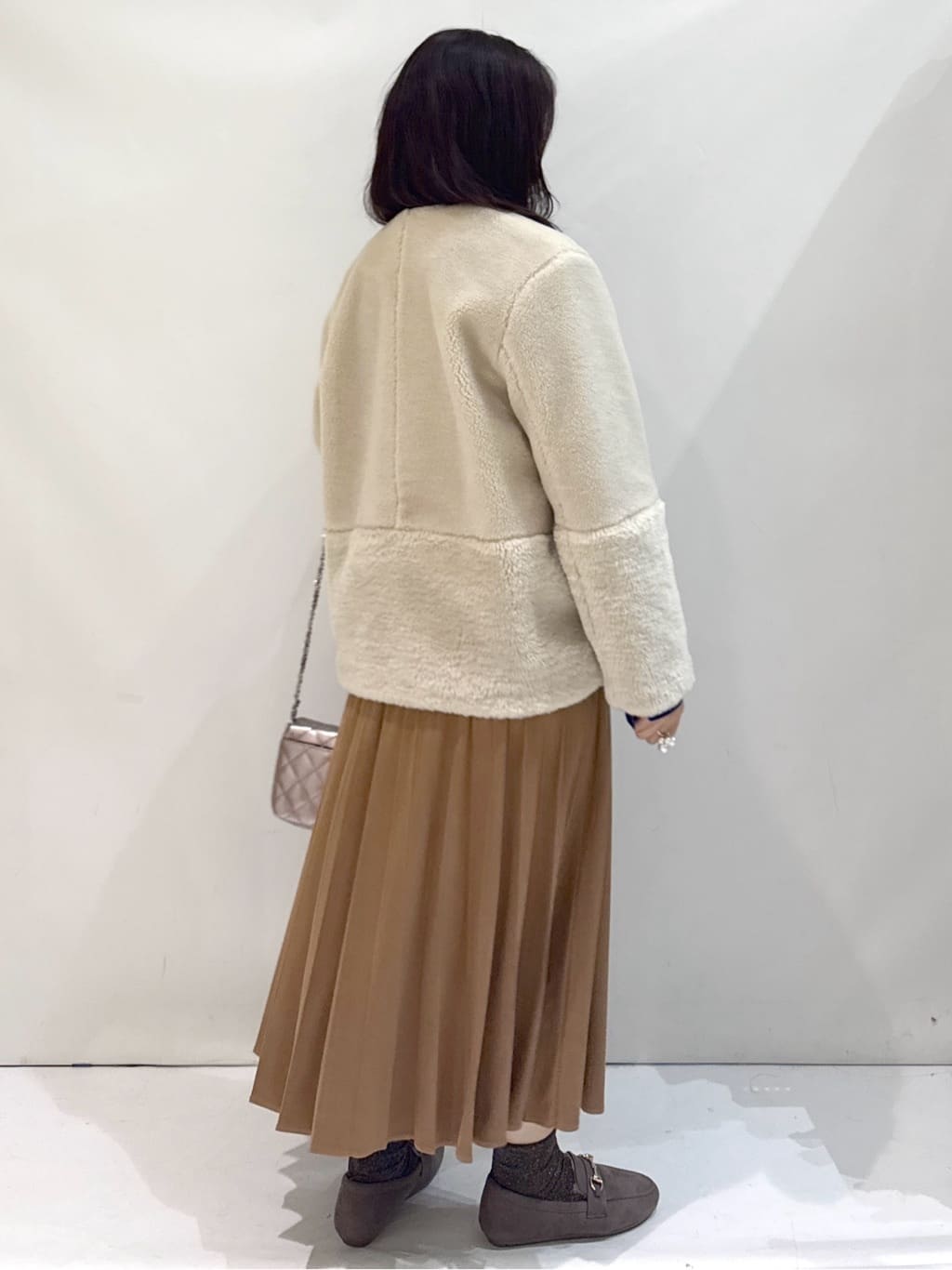nakkoさんの「OPAQUE.CLIP｜フェイクボア切替ショートコート」を使ったコーディネート