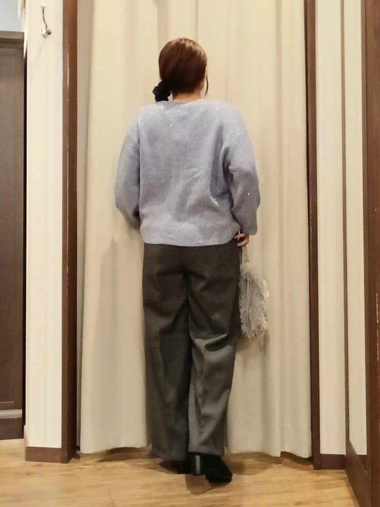 みーあさんの「SHOO･LA･RUE｜【S-LL】きらっと華やぐ　大人のスパンコールニット」を使ったコーディネート