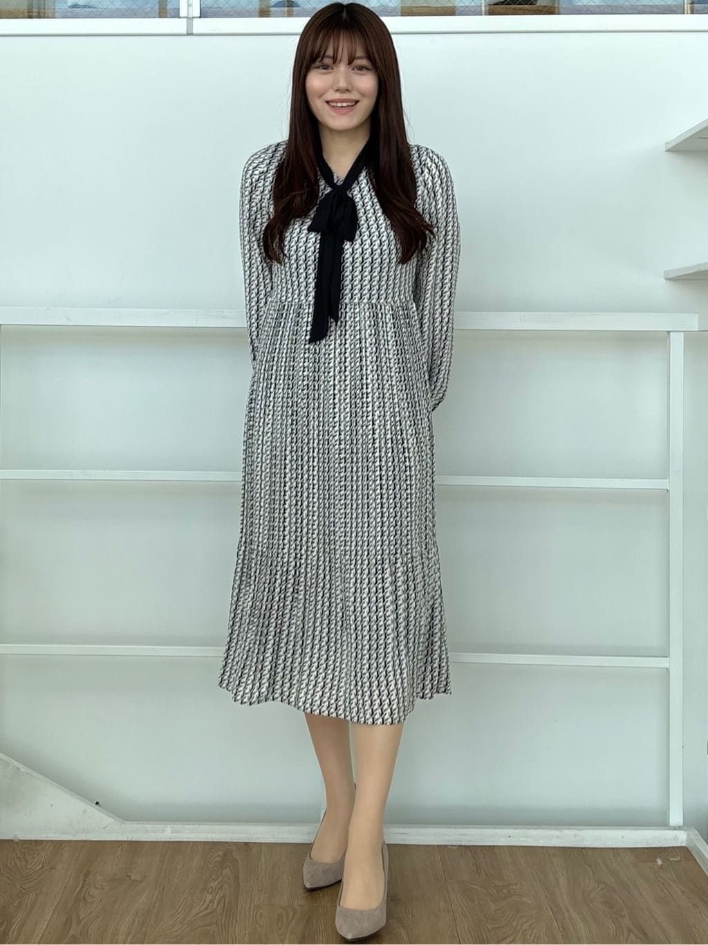 sayaさんの「COUP DE CHANCE｜【リボン取り外し可】幾何柄プリーツワンピース」を使ったコーディネート