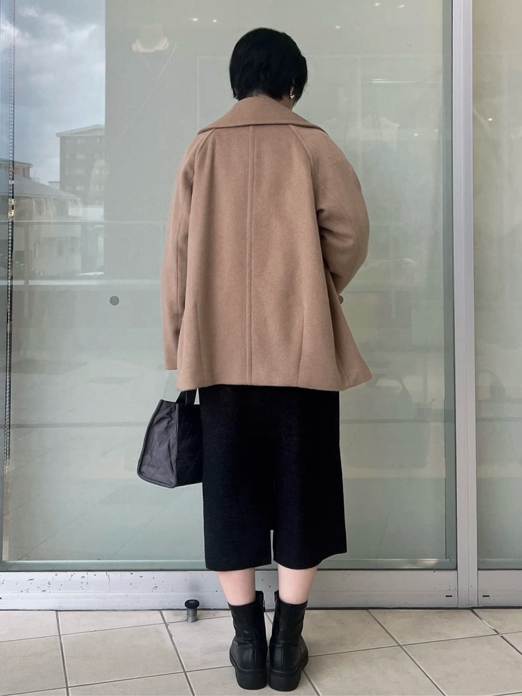 yo-koさんの「OPAQUE.CLIP｜カシミヤブレンドウールミドルピーコート」を使ったコーディネート