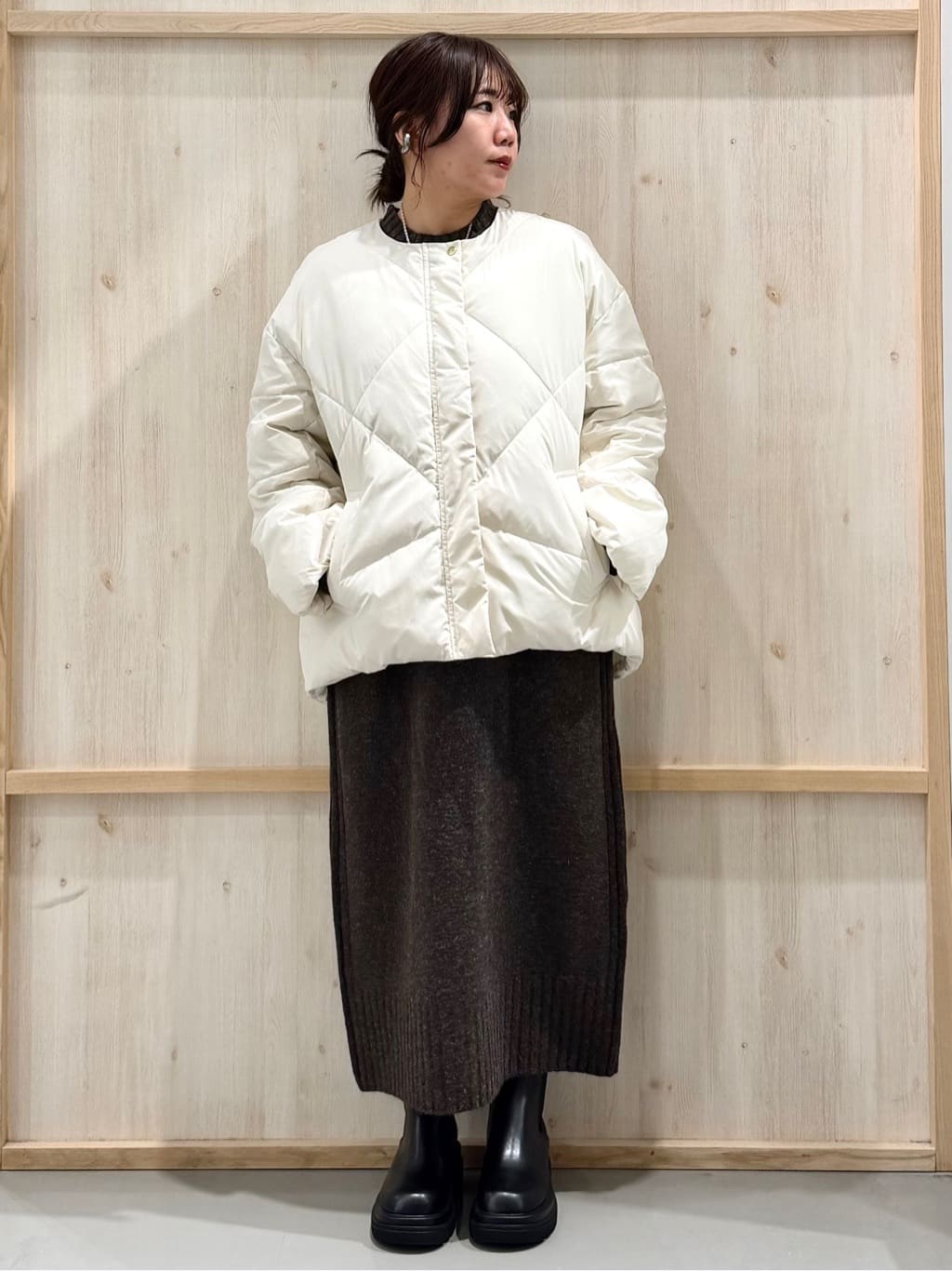 nanaさんの「THE SHOP TK｜きれいめにもカジュアルにも ノーカラーキルトジャケット」を使ったコーディネート