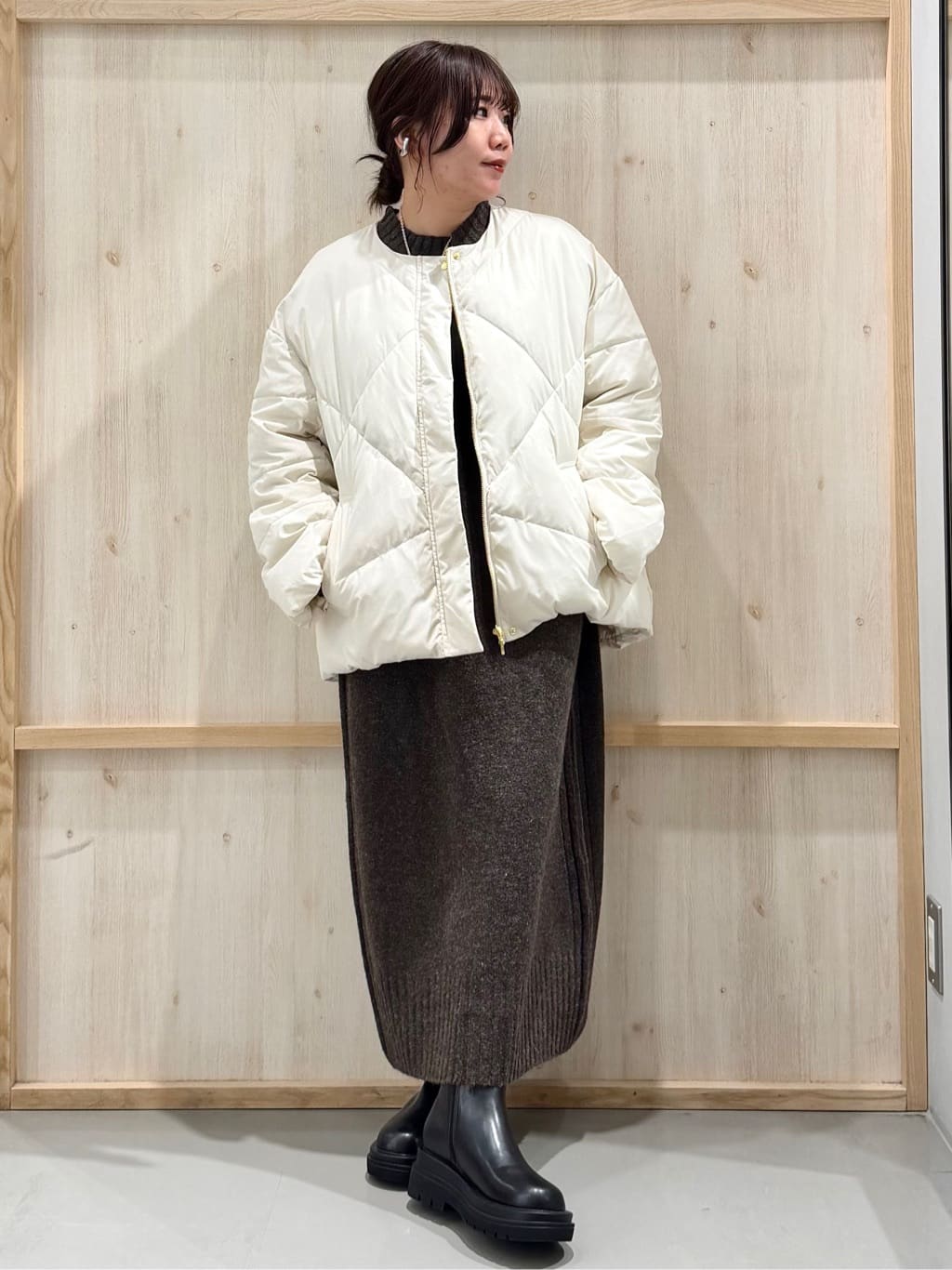 nanaさんの「THE SHOP TK｜きれいめにもカジュアルにも ノーカラーキルトジャケット」を使ったコーディネート