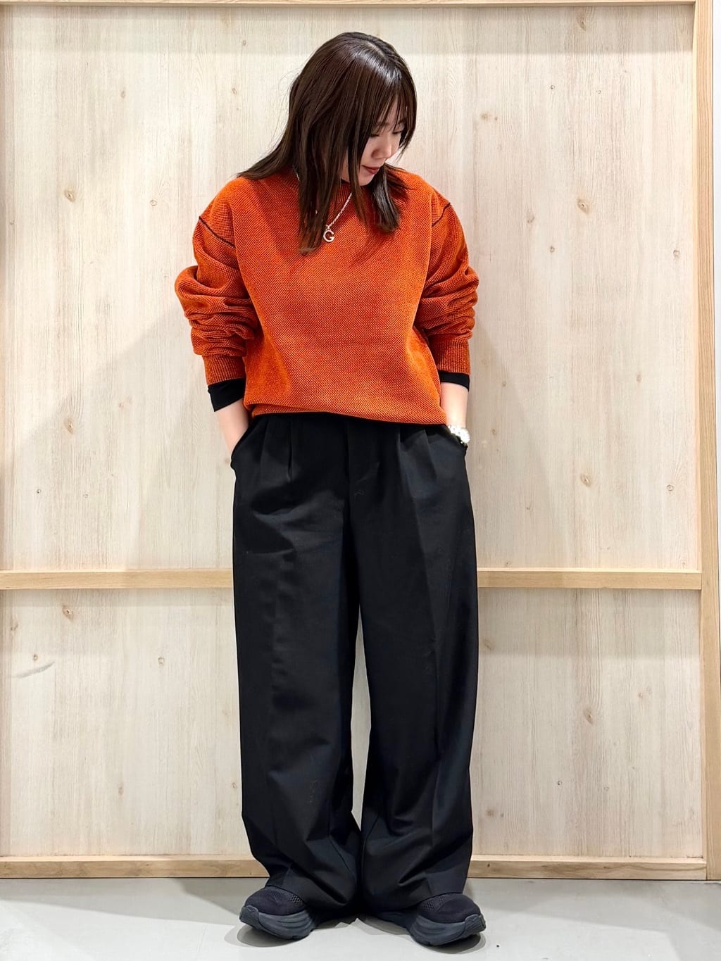 nanaさんの「THE SHOP TK｜【大人の上品カジュアルを叶える】ハグするニット 洗濯機OK／6色展開」を使ったコーディネート