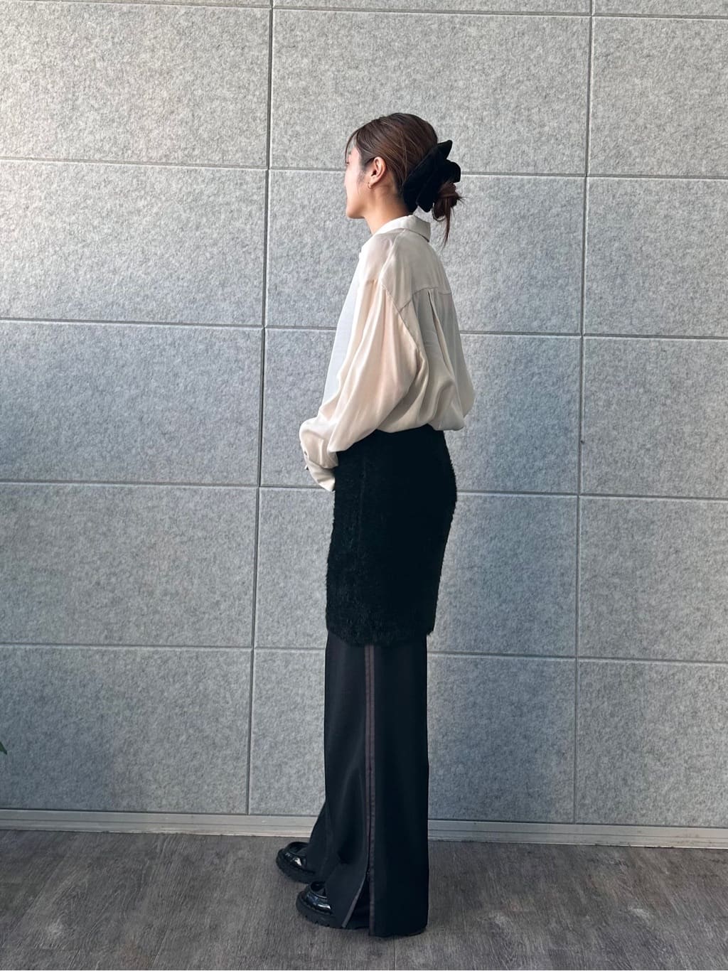 harunaさんの「CODE A｜feather mini skirt」を使ったコーディネート