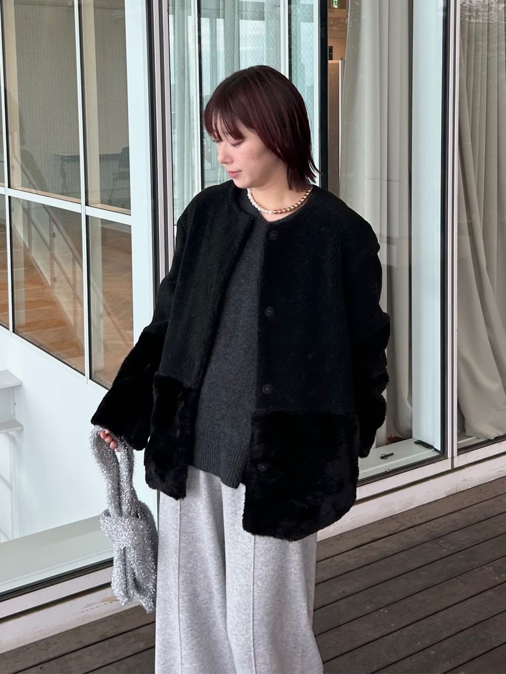 RINAさんの「OPAQUE.CLIP｜フェイクボア切替ショートコート」を使ったコーディネート