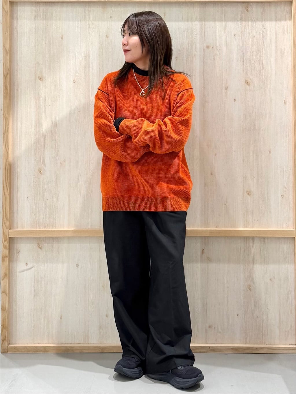 nanaさんの「THE SHOP TK｜【大人の上品カジュアルを叶える】ハグするニット 洗濯機OK／6色展開」を使ったコーディネート