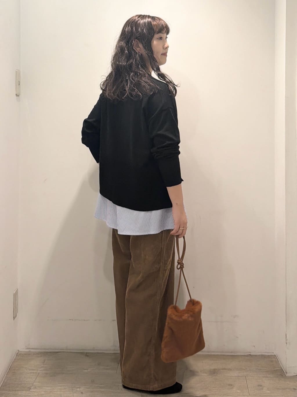 sumicaさんの「OPAQUE.CLIP｜《ツインセット》リラクシーサイドスリットニット&times;ドッキングタンク【洗濯機洗い可】」を使ったコーディネート