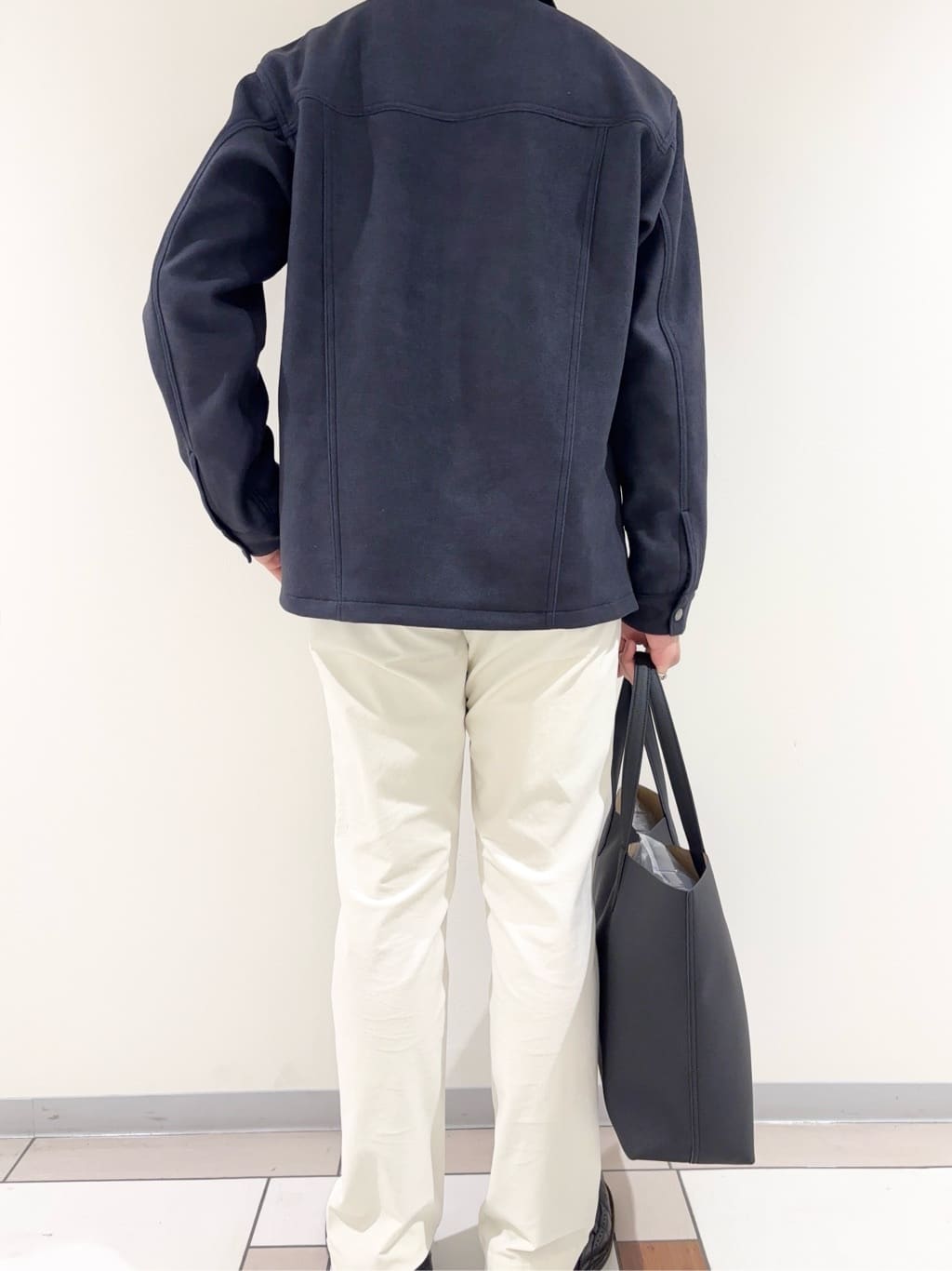 及川さんの「TAKEO KIKUCHI｜ストライプ小花 長袖シャツ」を使ったコーディネート