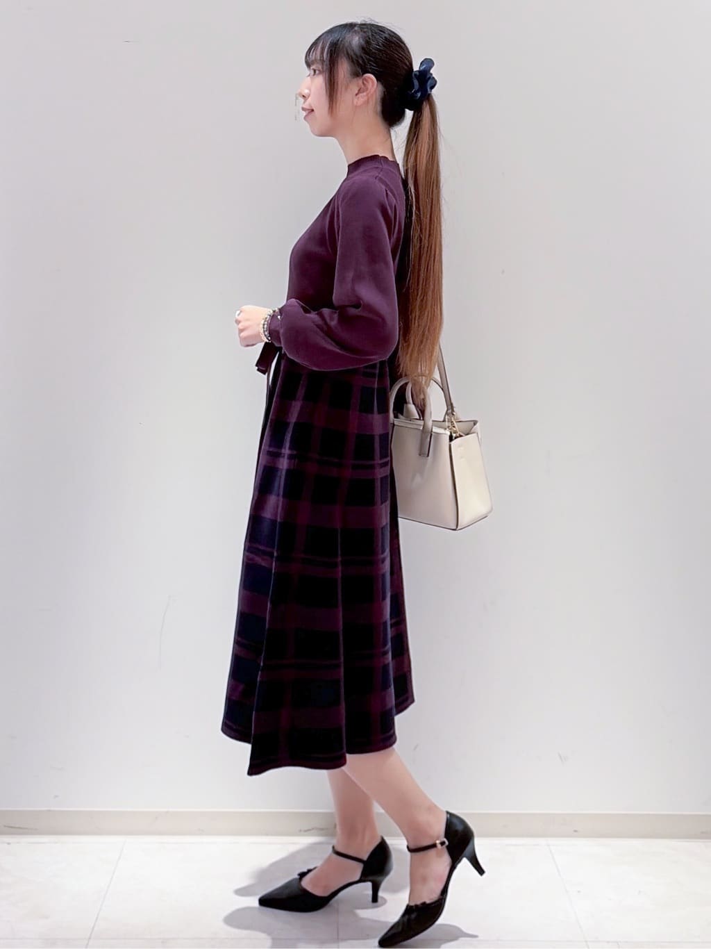 yurinaさんの「index｜KAWADAダウンペプラムショートコート【撥水／洗濯機OK／静電気防止裏地】」を使ったコーディネート