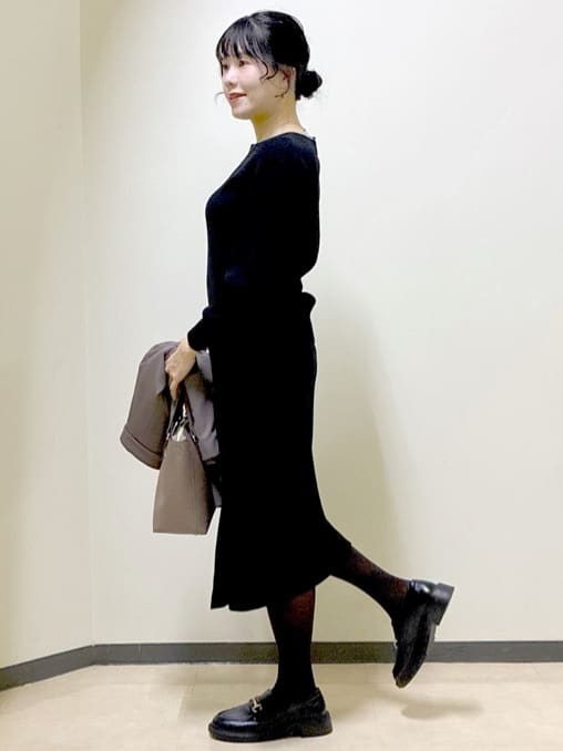  beni_gingerさんの「Reflect｜【セットアップ可／すっきりシルエット／通勤におすすめ◎】キレイめジャージタイトスカート」を使ったコーディネート