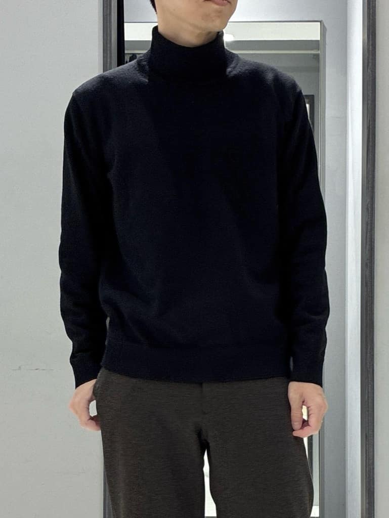 わいずみさんの「TAKEO KIKUCHI｜アンチピリング タートルネック ニット」を使ったコーディネート