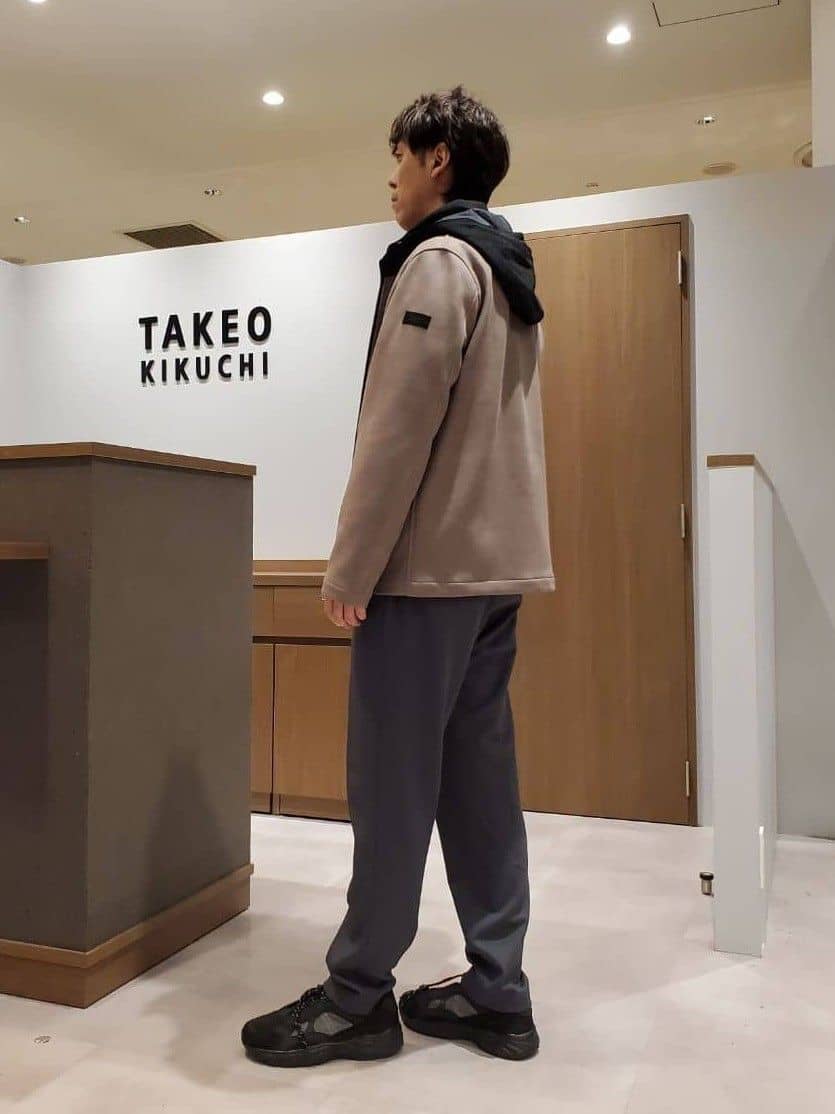 ishidaさんの「TAKEO KIKUCHI｜【JUST ONE LAYER】ダウンファブリック ジップアップ フード ブルゾン」を使ったコーディネート