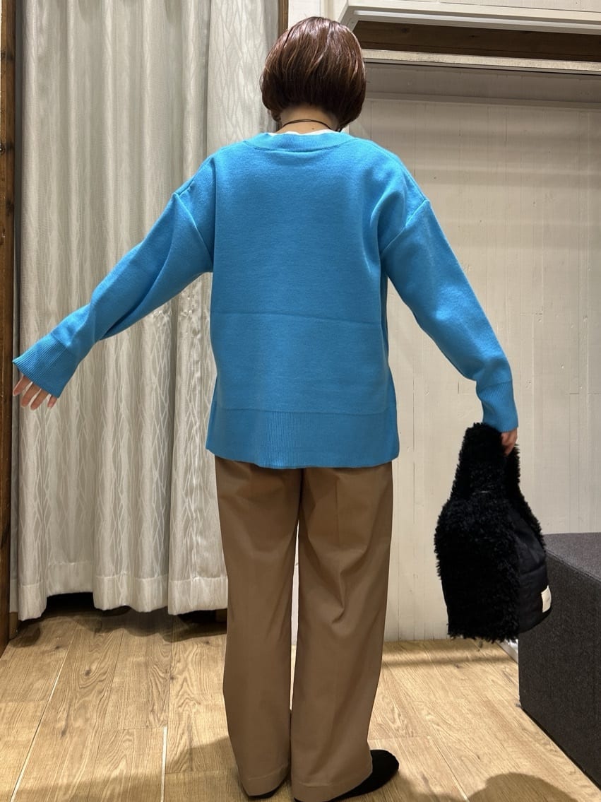 ga_riさんの「THE SHOP TK｜【体型カバー】ゆったり サイドスリットニット」を使ったコーディネート
