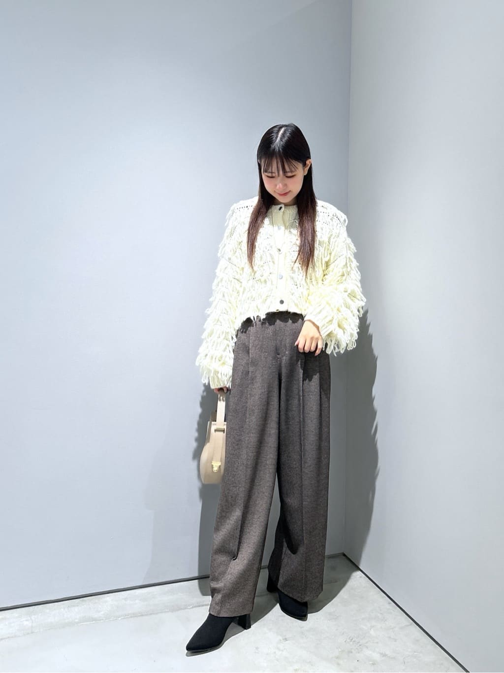 Renoさんの「INDIVI｜クロップドループカーディガン」を使ったコーディネート