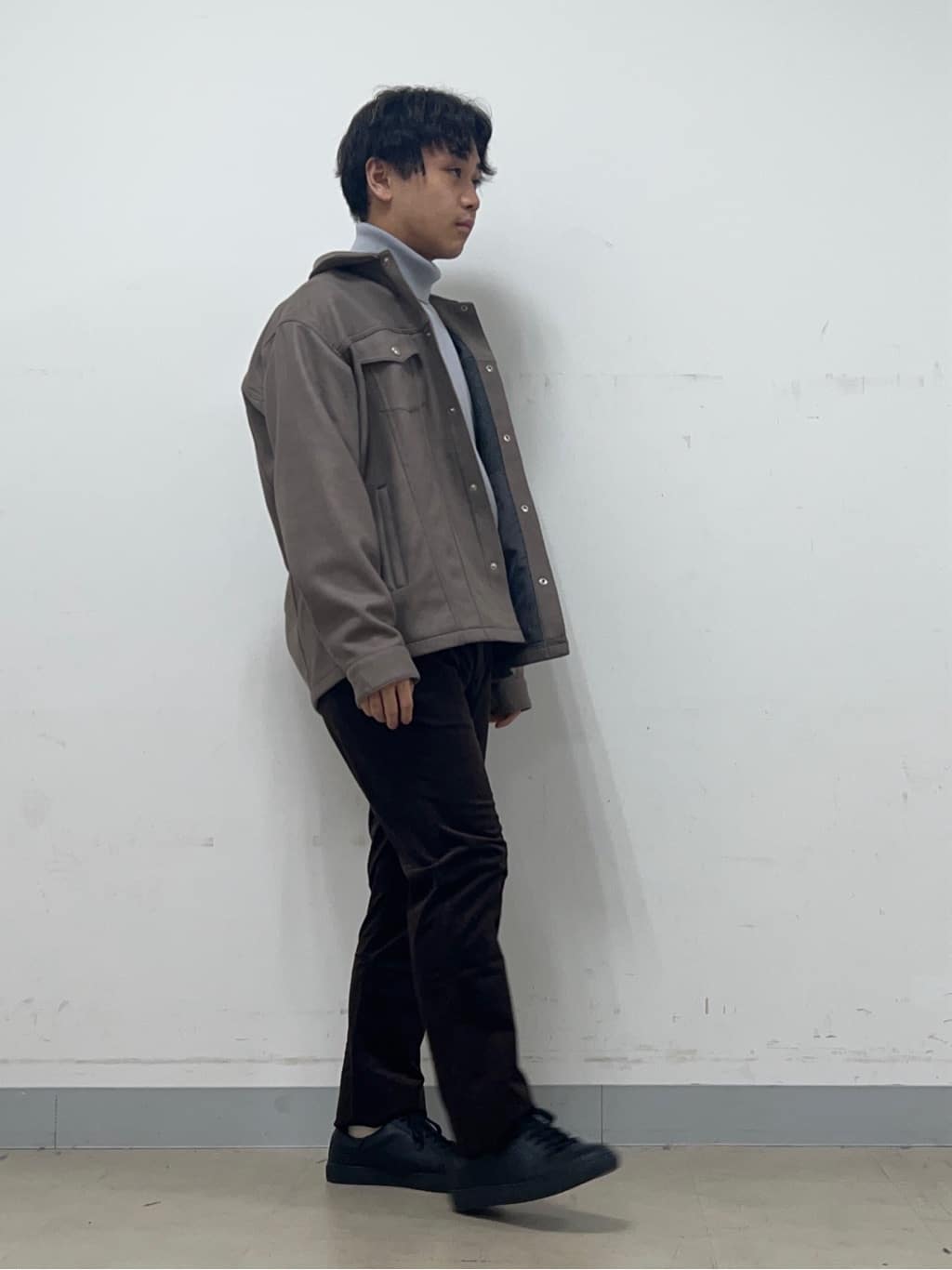 Hiroさんの「TAKEO KIKUCHI｜アンチピリング タートルネック ニット」を使ったコーディネート