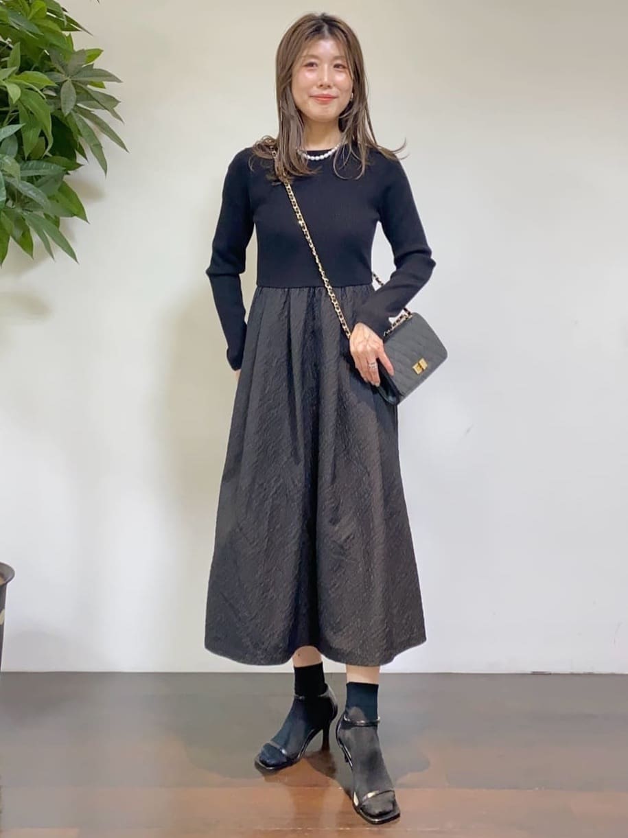 tomoさんの「UNTITLED｜【大人フェミニン/トレンド】ニット&times;ジャカード ドッキングワンピース」を使ったコーディネート