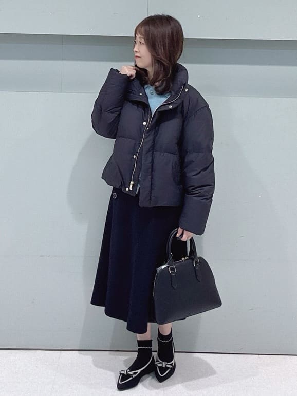 makiさんの「UNTITLED｜【ふわふわニット/オンオフ使える】フォックスカシミヤ衿付きカーディガン」を使ったコーディネート