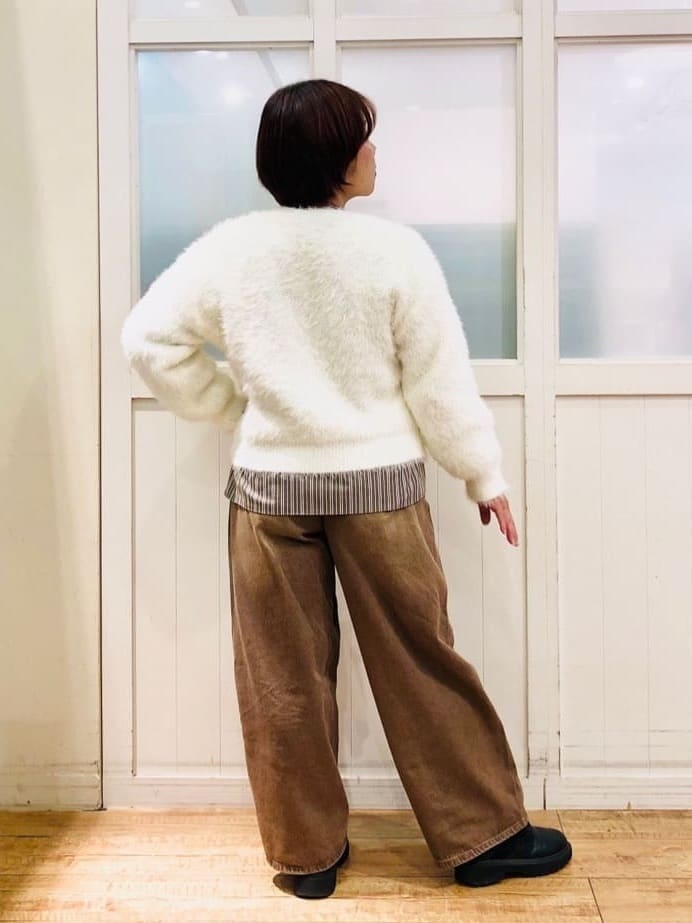 YYYさんの「SHOO･LA･RUE｜フェザーVネックカーディガン」を使ったコーディネート