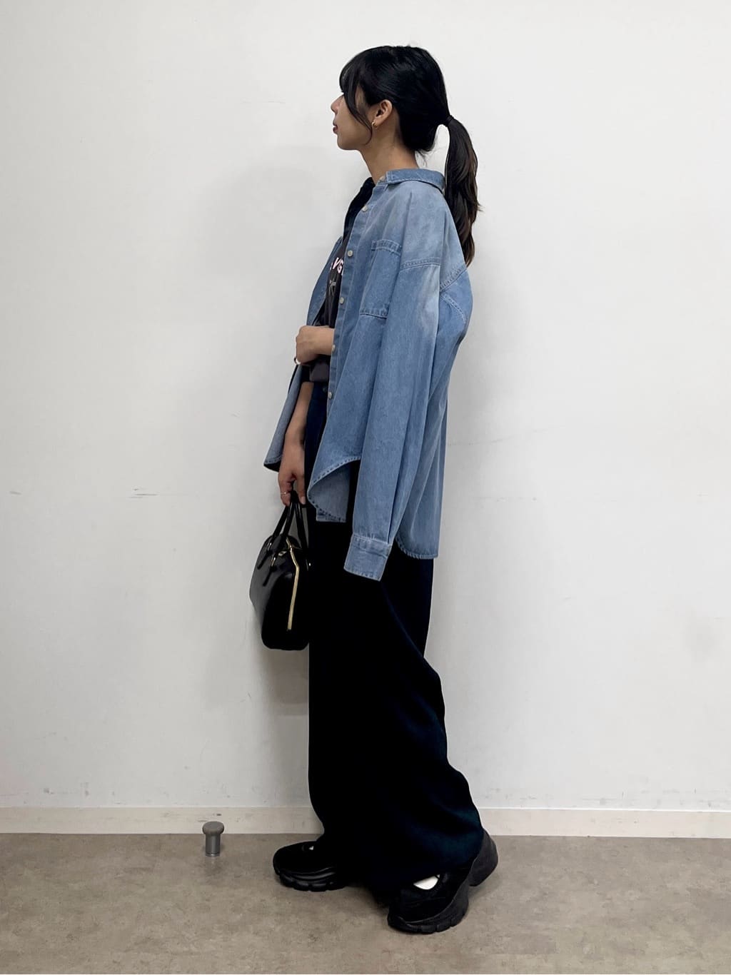 cotaniさんの「SHOO･LA･RUE｜グラフィックアソート ベーシックロンT」を使ったコーディネート