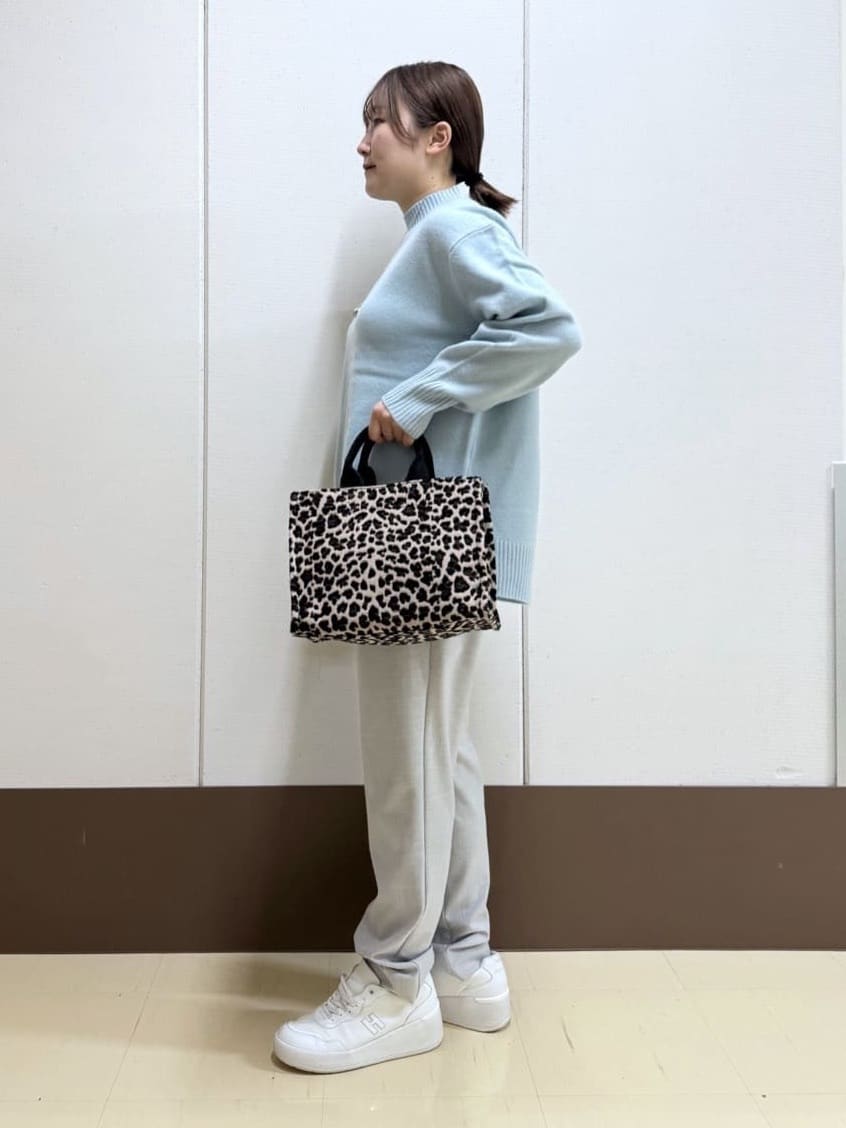Rikoさんの「INDIVI｜【冬ニット人気NO．1！／カシミヤ混】ミドルゲージハイネックニット」を使ったコーディネート