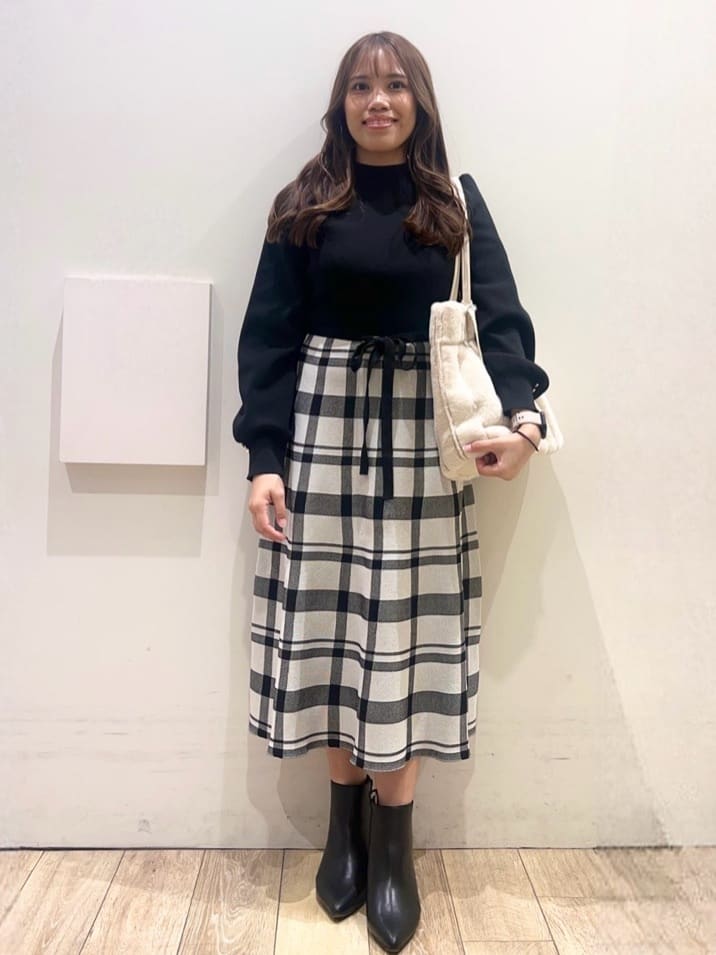 Ririさんの「index｜KAWADAダウンペプラムショートコート【撥水／洗濯機OK／静電気防止裏地】」を使ったコーディネート