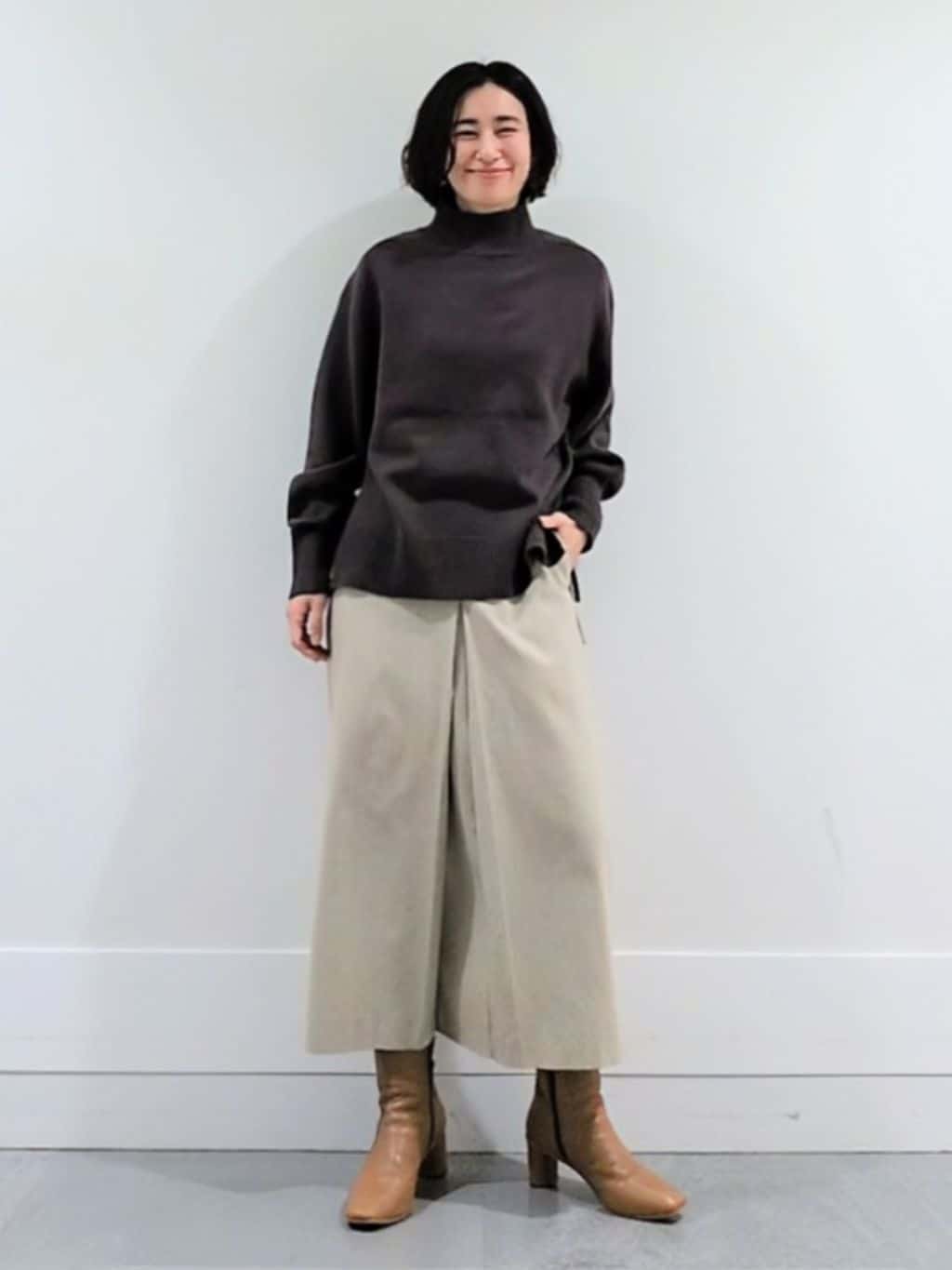 ミズタさんの「UNTITLED｜【8色展開/洗える】ウールカシミヤ ハイネックニット」を使ったコーディネート