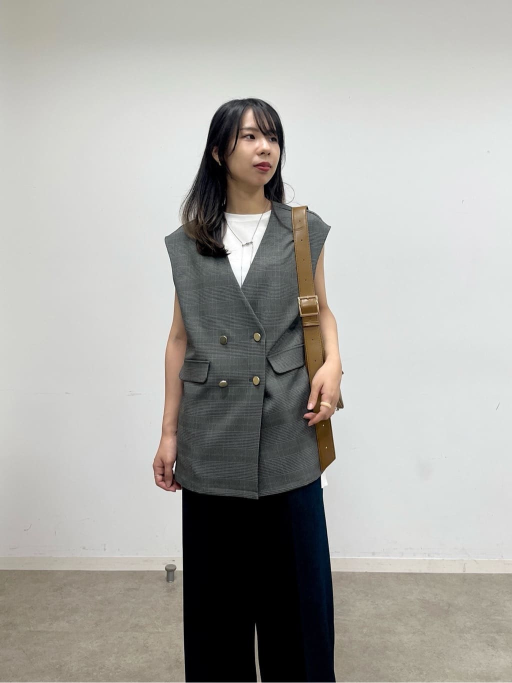 cotaniさんの「SHOO･LA･RUE｜【汗ジミ軽減/ひんやり/UV】大人のヘルシーな着こなしに タックノースリーブチュニック」を使ったコーディネート