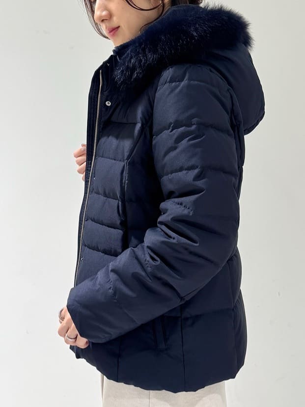 そんさんの「INDIVI｜【名品／撥水／抗菌防臭】ショート丈リサイクルダウンコート」を使ったコーディネート