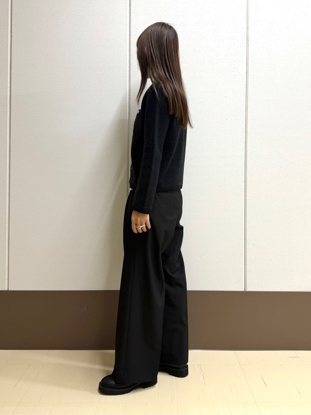 mamiさんの「INDIVI｜【ミニブークレ素材】ジャケットライクカーディガン」を使ったコーディネート