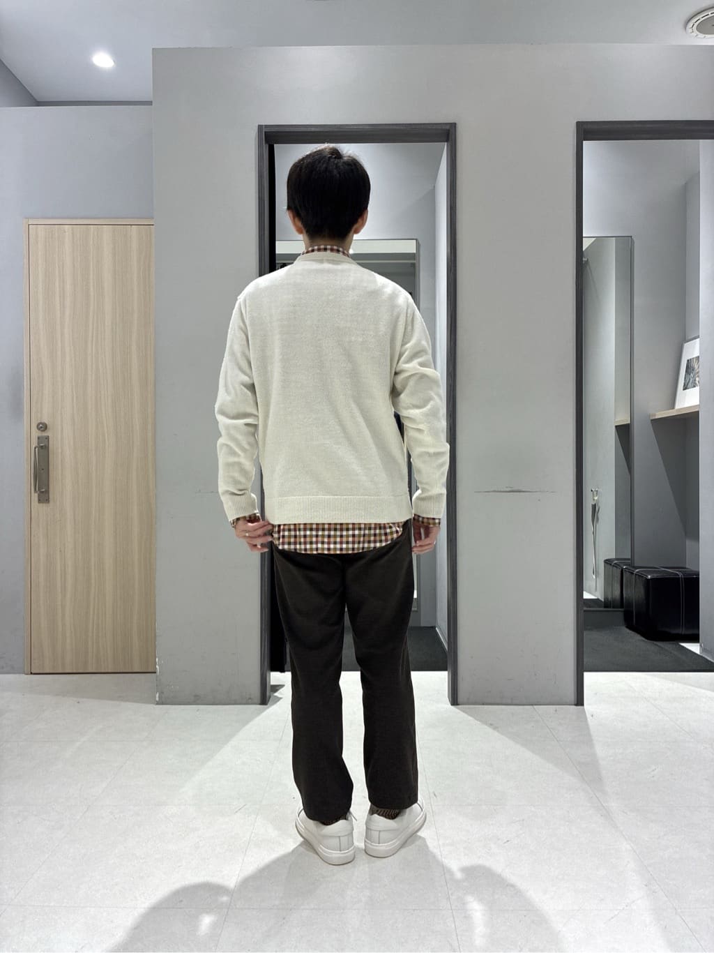 わいずみさんの「TAKEO KIKUCHI｜【Air Palette Knit】ワンポイント カラーニット プルオーバー」を使ったコーディネート