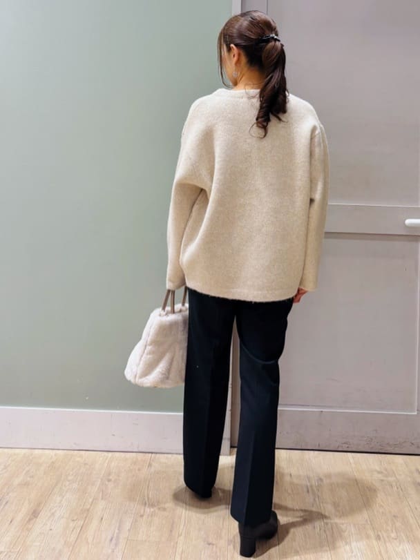 Komi☆さんの「grove｜華やぎ冬ニット　ミニスパンコールフェザーニット」を使ったコーディネート