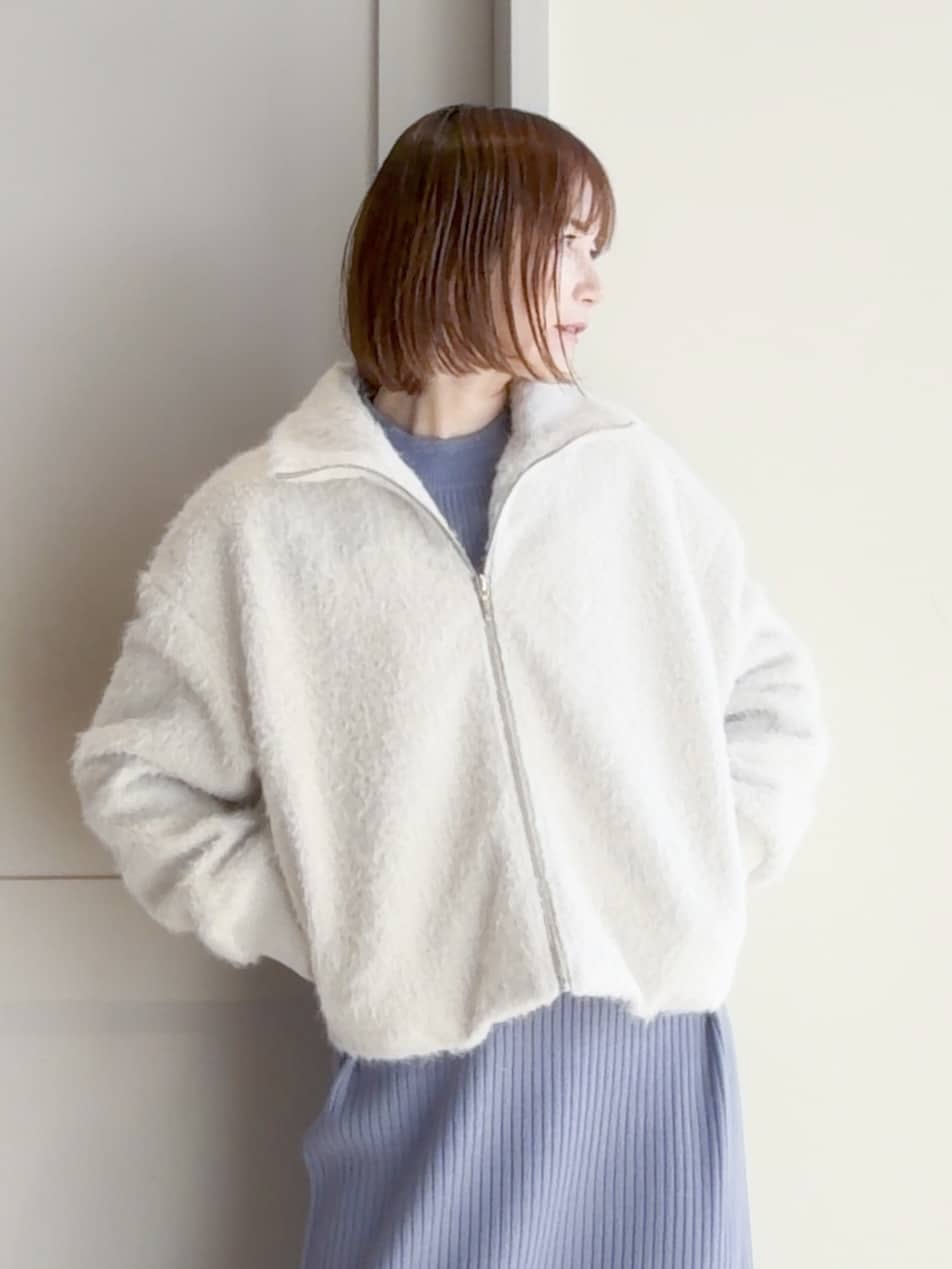 yamakoさんの「grove｜ふんわりと包み込む、リュクスなフェイクファーブルゾン」を使ったコーディネート