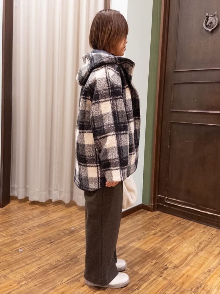 みかりん さんの「SHOO･LA･RUE｜【洗濯機可/S-LL】上品にキラリと華やぐ スパンコールニット」を使ったコーディネート