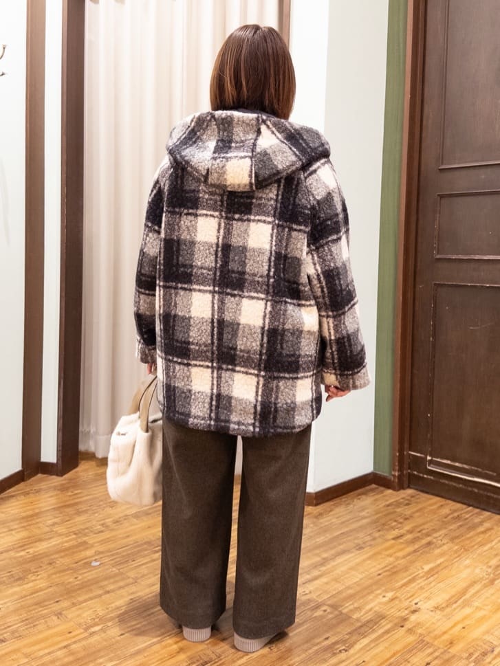 みかりん さんの「SHOO･LA･RUE｜【洗濯機可/S-LL】上品にキラリと華やぐ スパンコールニット」を使ったコーディネート