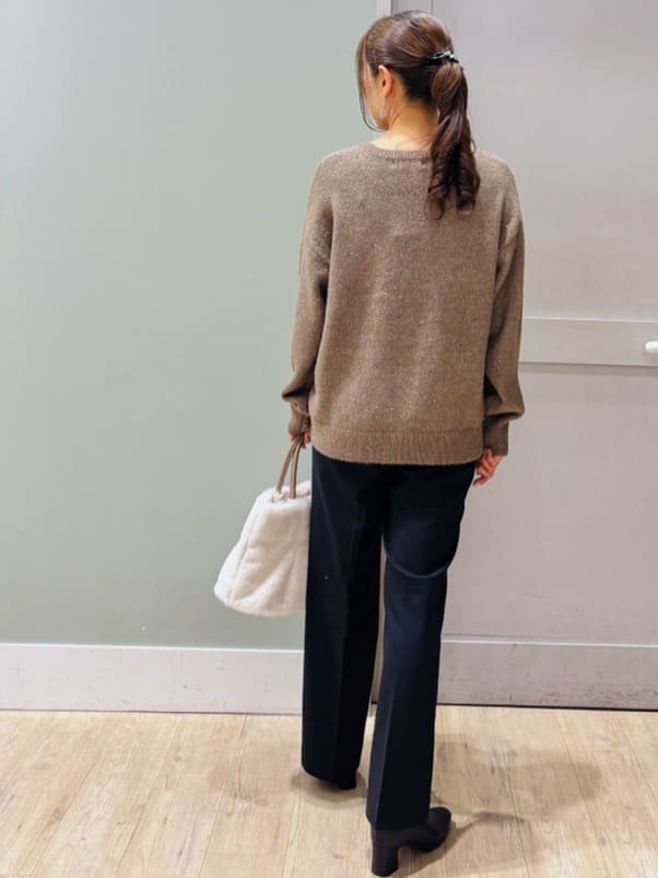Komi☆さんの「grove｜華やぎ冬ニット　ミニスパンコールフェザーニット」を使ったコーディネート