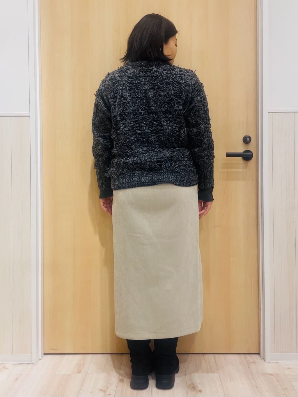 すーさんの「SHOO･LA･RUE｜【S-LL】大人も着やすいシックなカラー 主役級フリンジニット」を使ったコーディネート
