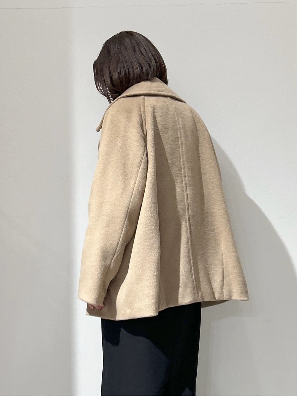 NAKAさんの「OPAQUE.CLIP｜カシミヤブレンドウールミドルピーコート」を使ったコーディネート