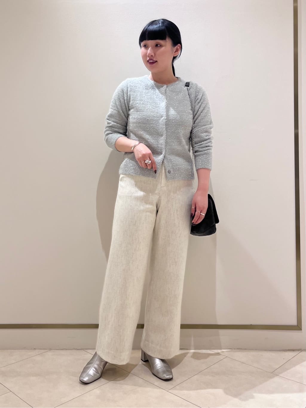 hasuさんの「INDIVI｜【日本製／ミドル丈】スタンドカラーミドルコート」を使ったコーディネート
