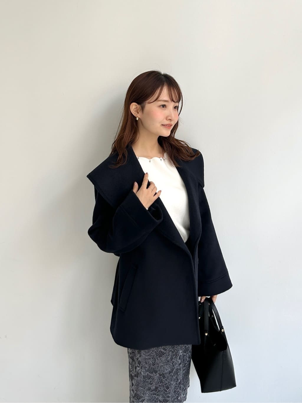 みさかさんの「index｜ラメスカラップビジューデザインニット【洗濯機OK】《6col／S～LL》」を使ったコーディネート
