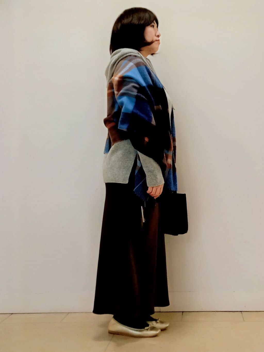 emiさんの「DRESSTERIOR｜カシミヤブレンドフードニット」を使ったコーディネート