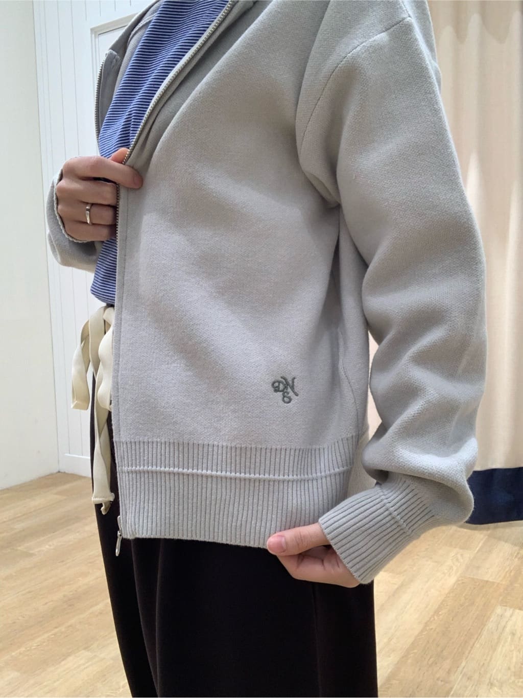 IMARIさんの「Dessin｜【キレイ見え／洗える】ジャカード編みフードジップ」を使ったコーディネート