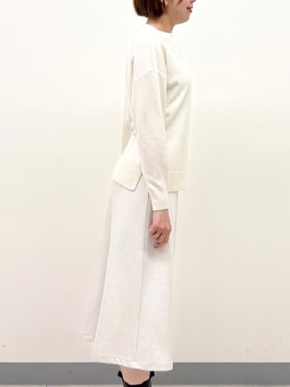 まいこさんの「INDIVI｜【洗える／カシミヤ混】ボトルネック ドルマンスリーブニット」を使ったコーディネート