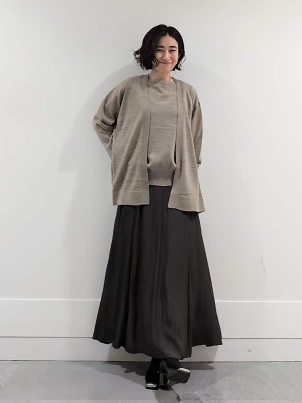 ミズタさんの「UNTITLED｜【アンサンブル可/洗える/ボタンなし】シルクウールカシミヤ 着流しカーディガン」を使ったコーディネート