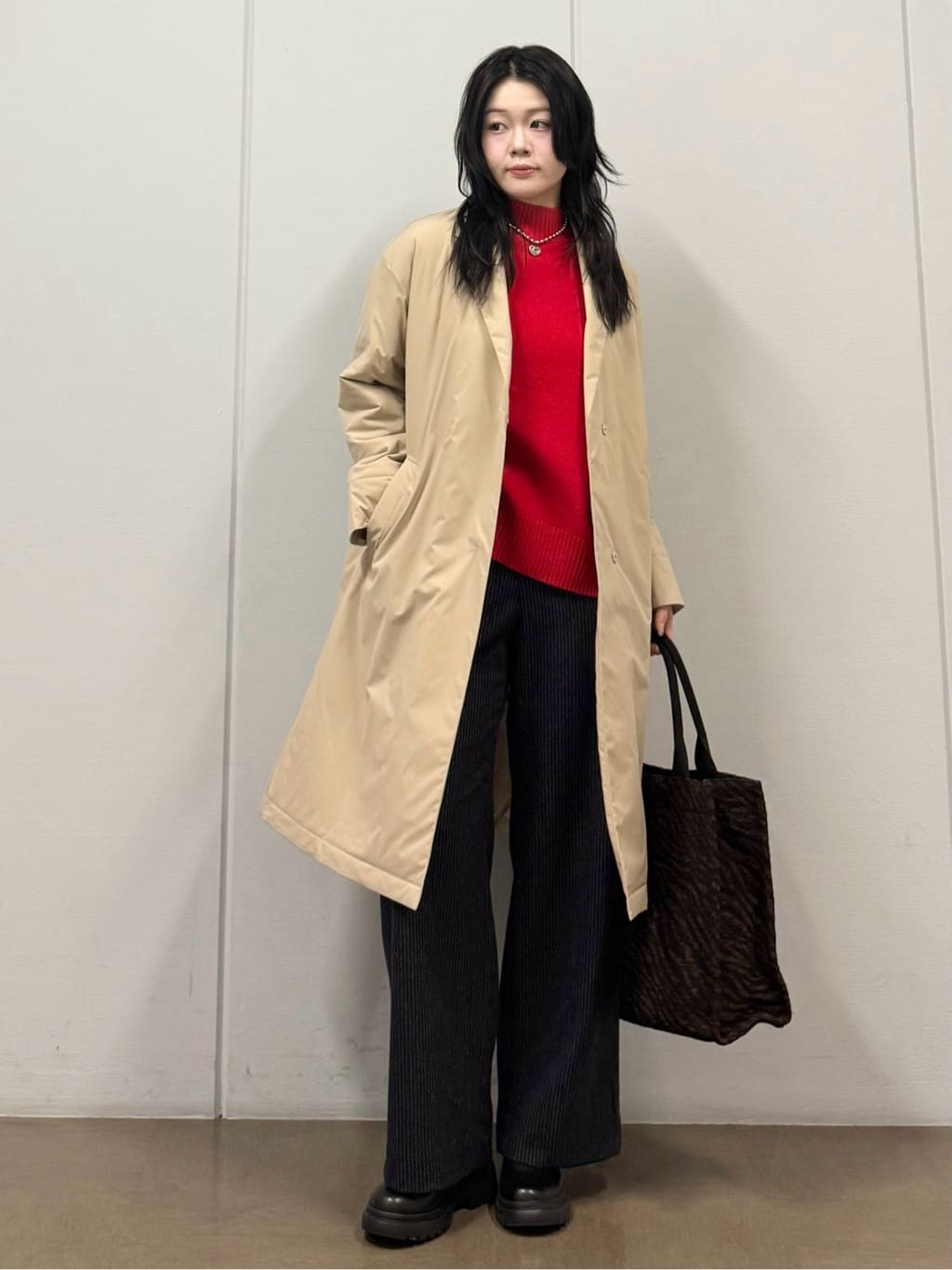 mizukiさんの「INDIVI｜【褒められパンツ／ウール混】ウォームウール ワイドパンツ」を使ったコーディネート